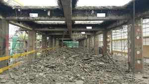 Kolejne ujęcie wyburzonego budynku